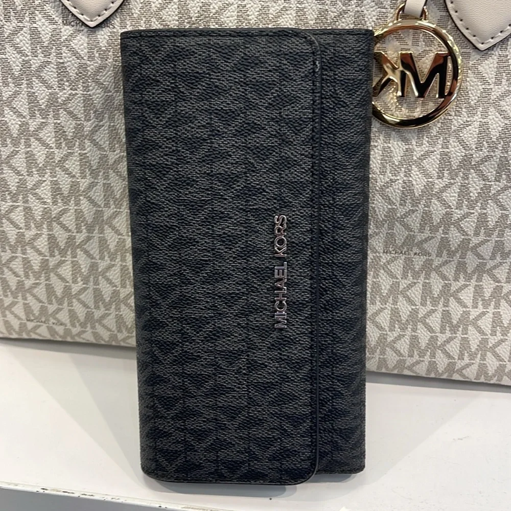 Michael Kors Jet Set Large Signature Logo Tri-Fold Wallet Black  NWT